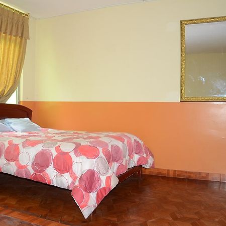 Hotel Real Madrid Riobamba Bagian luar foto