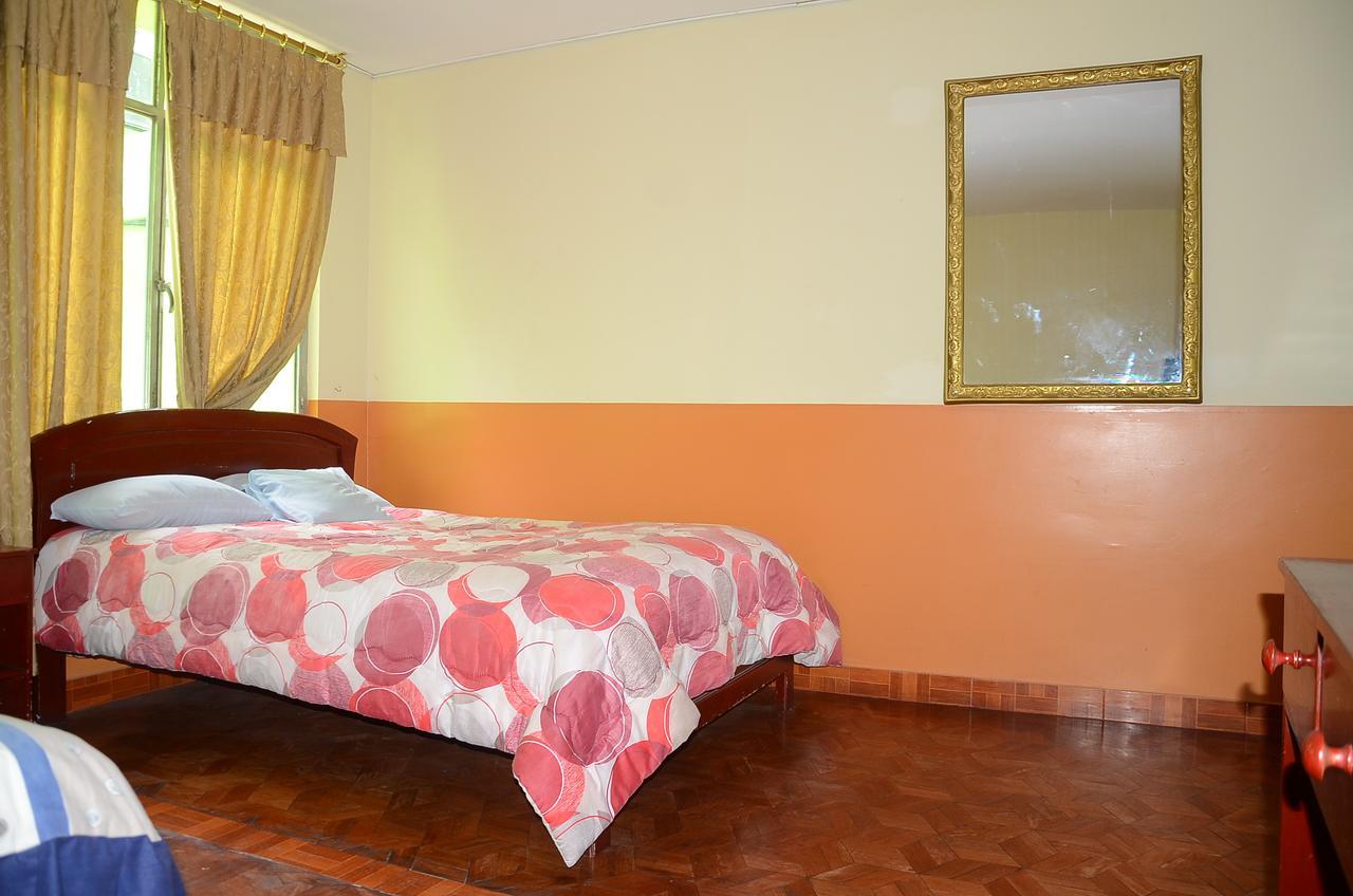 Hotel Real Madrid Riobamba Bagian luar foto