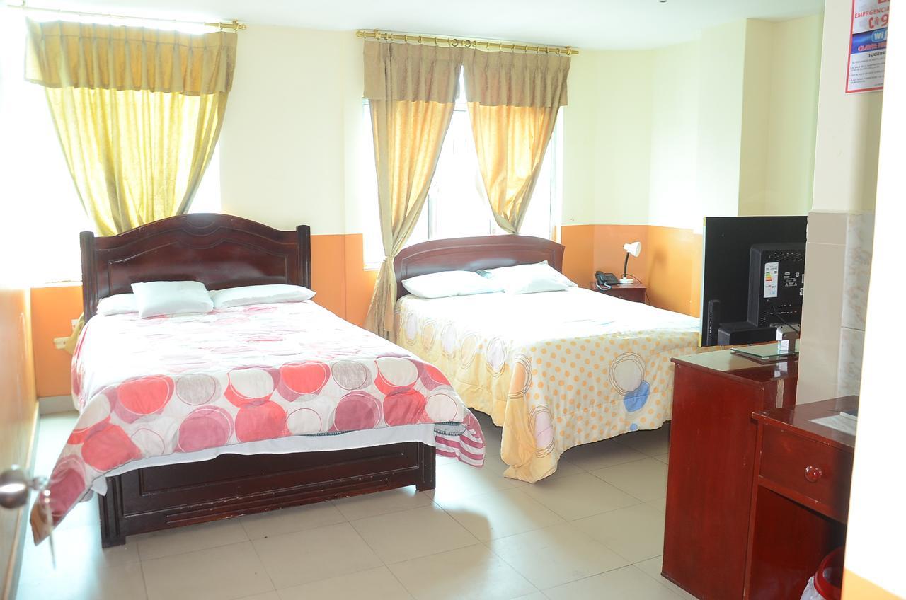 Hotel Real Madrid Riobamba Bagian luar foto