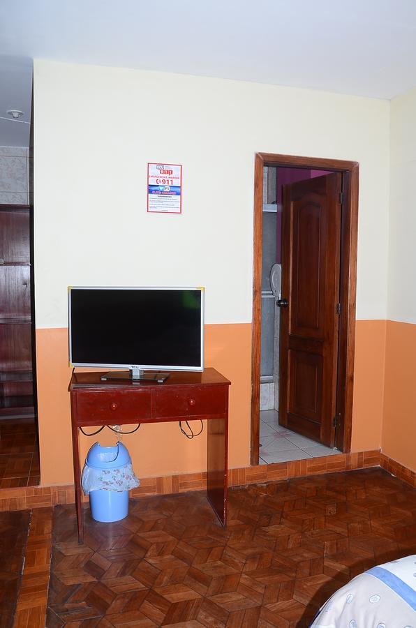 Hotel Real Madrid Riobamba Bagian luar foto