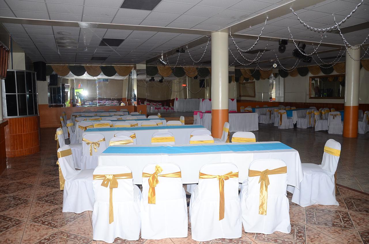 Hotel Real Madrid Riobamba Bagian luar foto