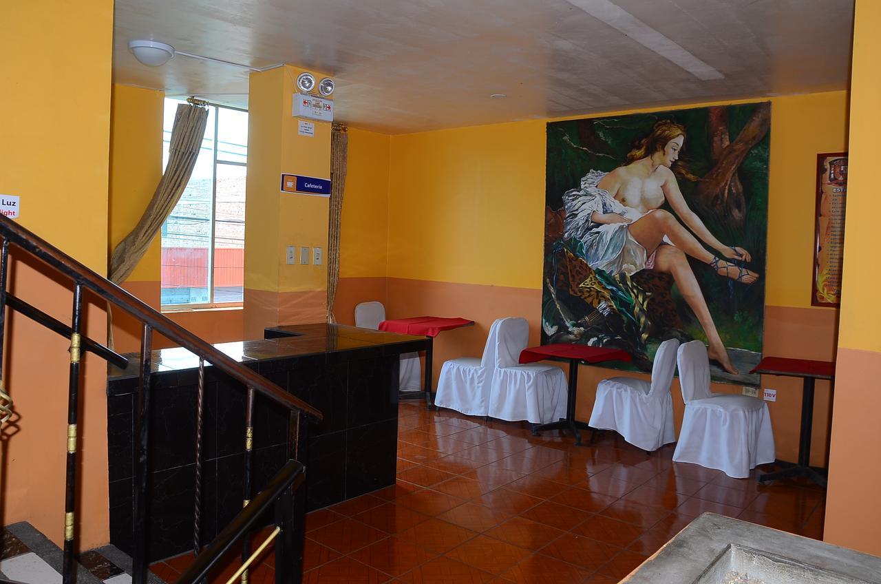 Hotel Real Madrid Riobamba Bagian luar foto