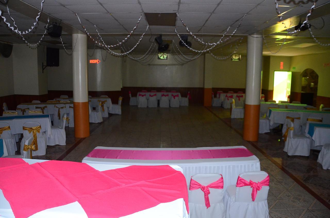 Hotel Real Madrid Riobamba Bagian luar foto
