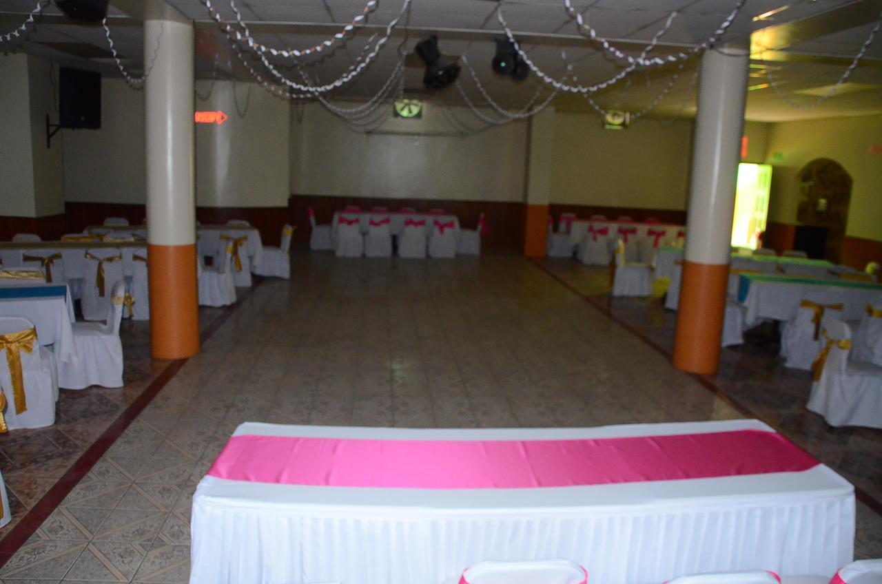 Hotel Real Madrid Riobamba Bagian luar foto