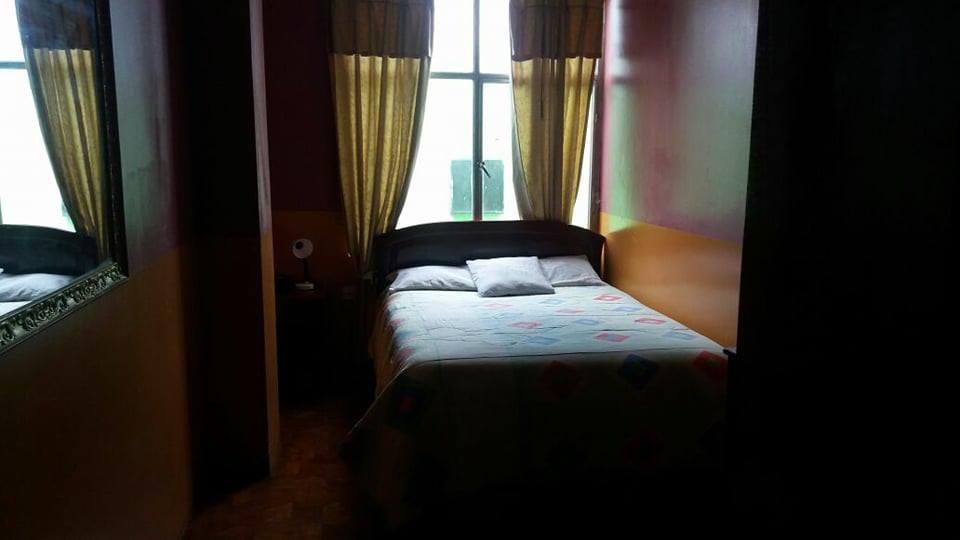 Hotel Real Madrid Riobamba Bagian luar foto