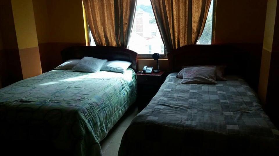 Hotel Real Madrid Riobamba Bagian luar foto
