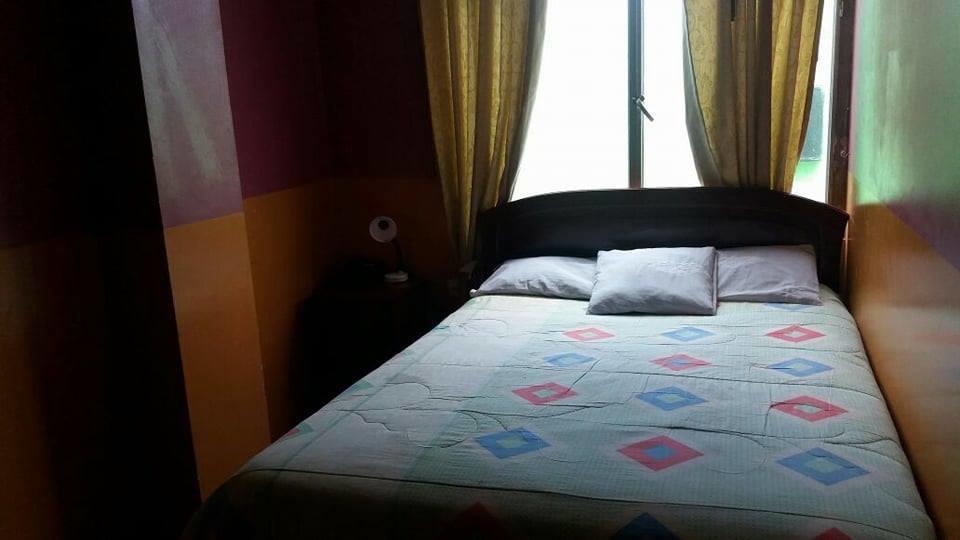 Hotel Real Madrid Riobamba Bagian luar foto