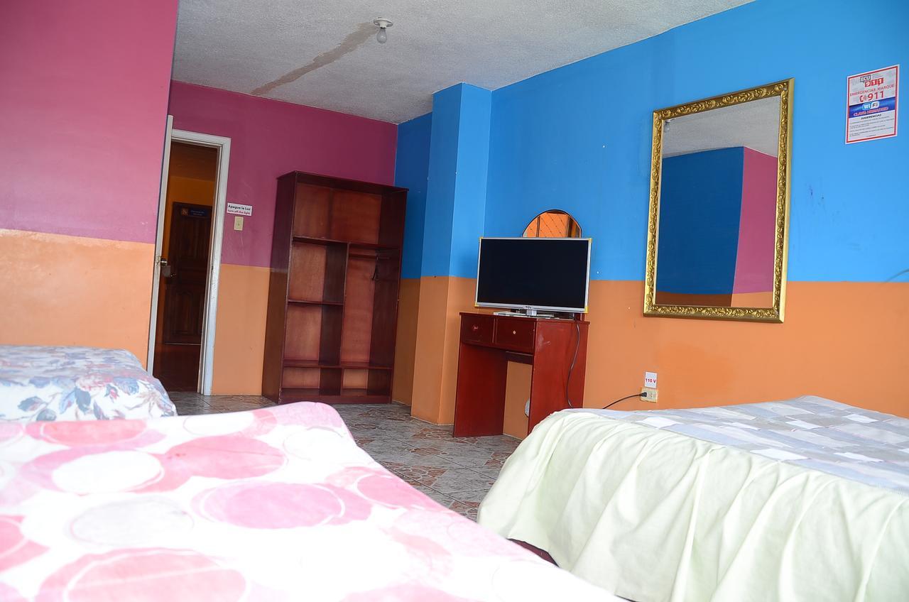 Hotel Real Madrid Riobamba Bagian luar foto