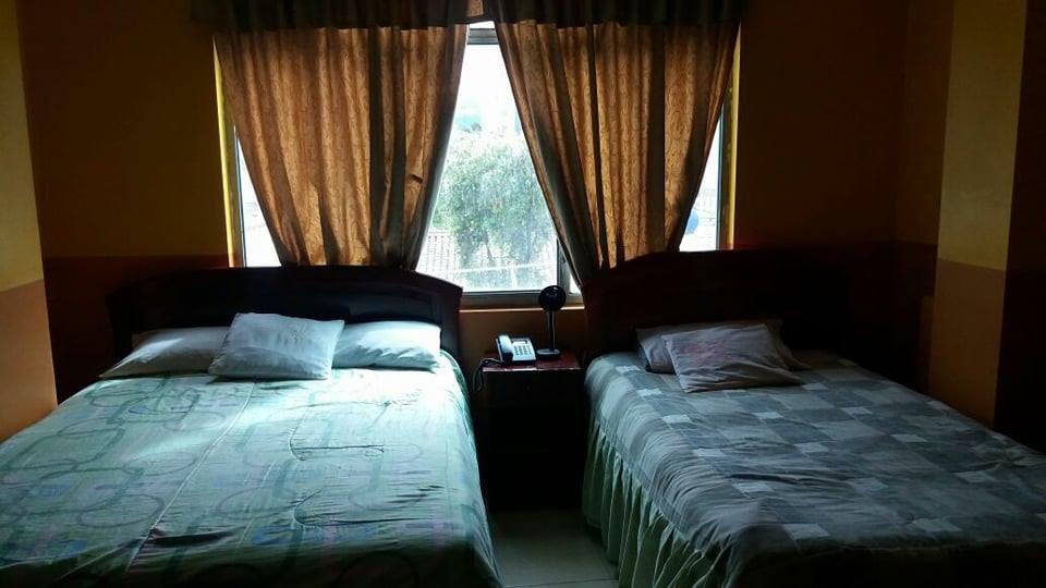 Hotel Real Madrid Riobamba Bagian luar foto