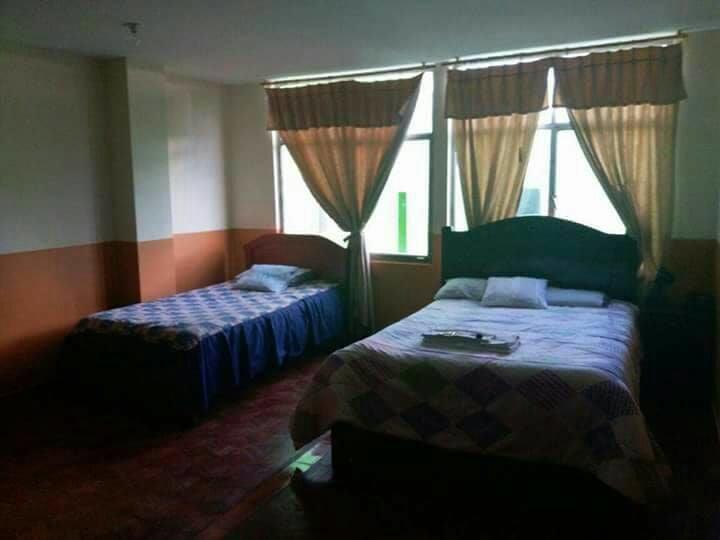 Hotel Real Madrid Riobamba Bagian luar foto
