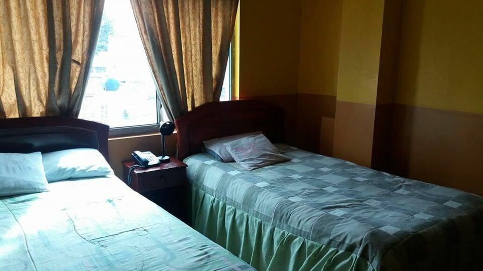 Hotel Real Madrid Riobamba Bagian luar foto