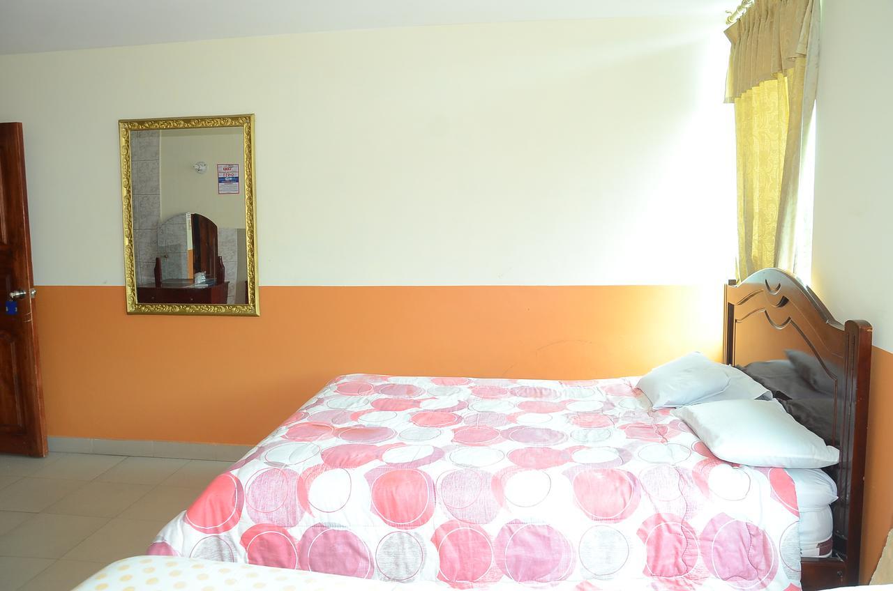 Hotel Real Madrid Riobamba Bagian luar foto