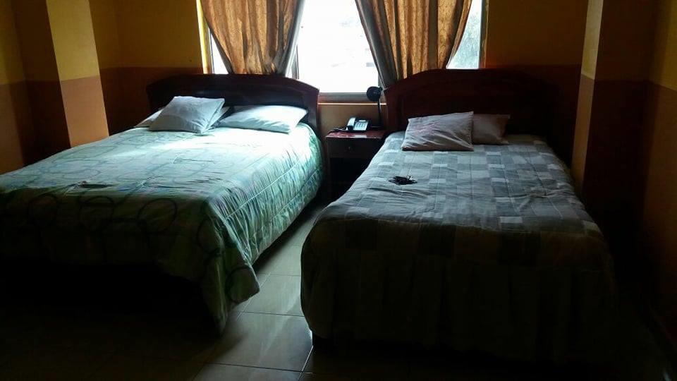 Hotel Real Madrid Riobamba Bagian luar foto